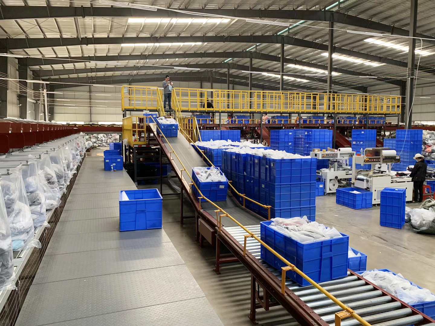 打扮行业新突破，RAYBET雷竞技交织带分拣彰显“软硬”强实力